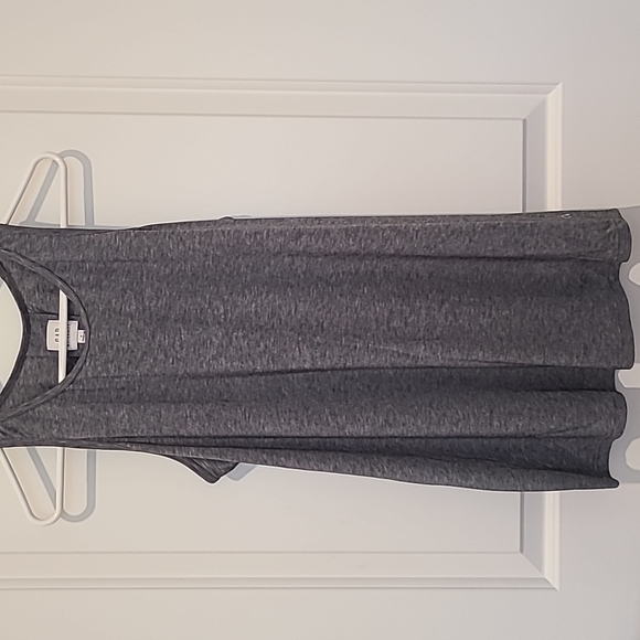 2 for $15! Gapfit Maternity Excercise Tank - Picture 2 of 4